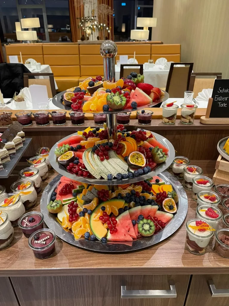 Obstplatte auf Dessertbuffet