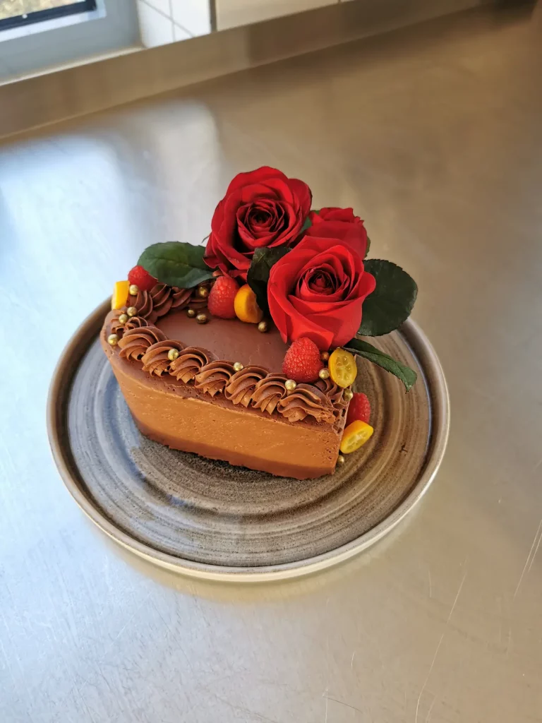 Herztorte mit Rosen, Schokolade