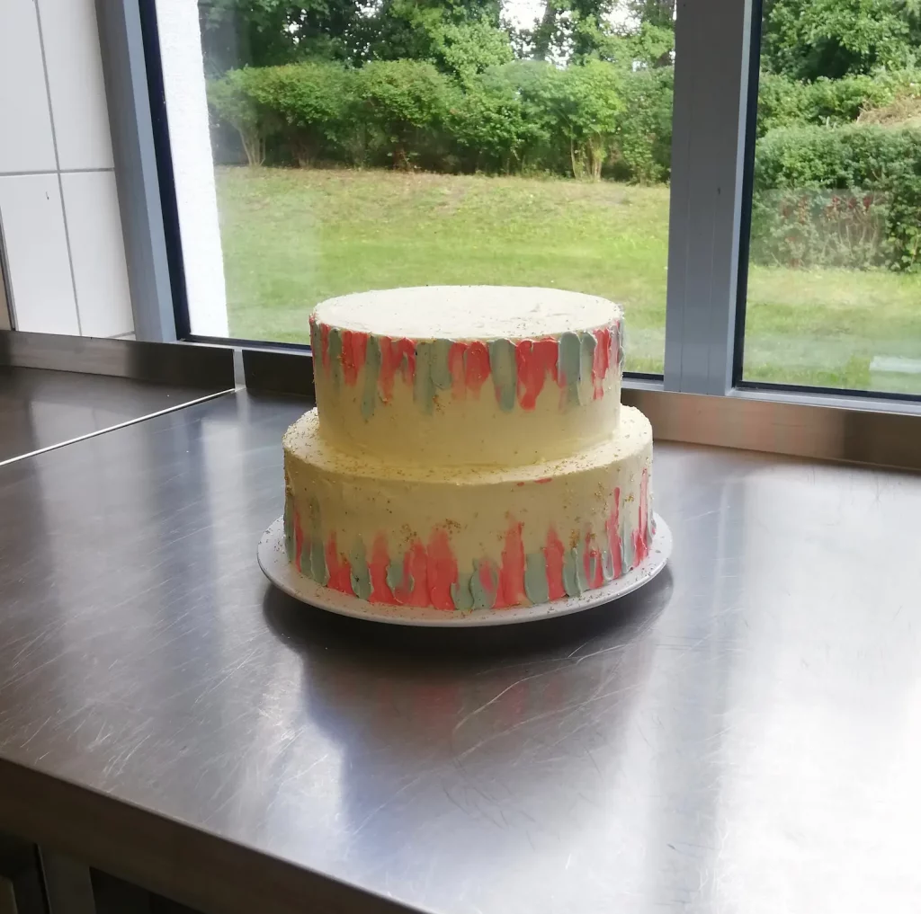 Hochzeitstorte 2-etagig, rosa blau creme gold