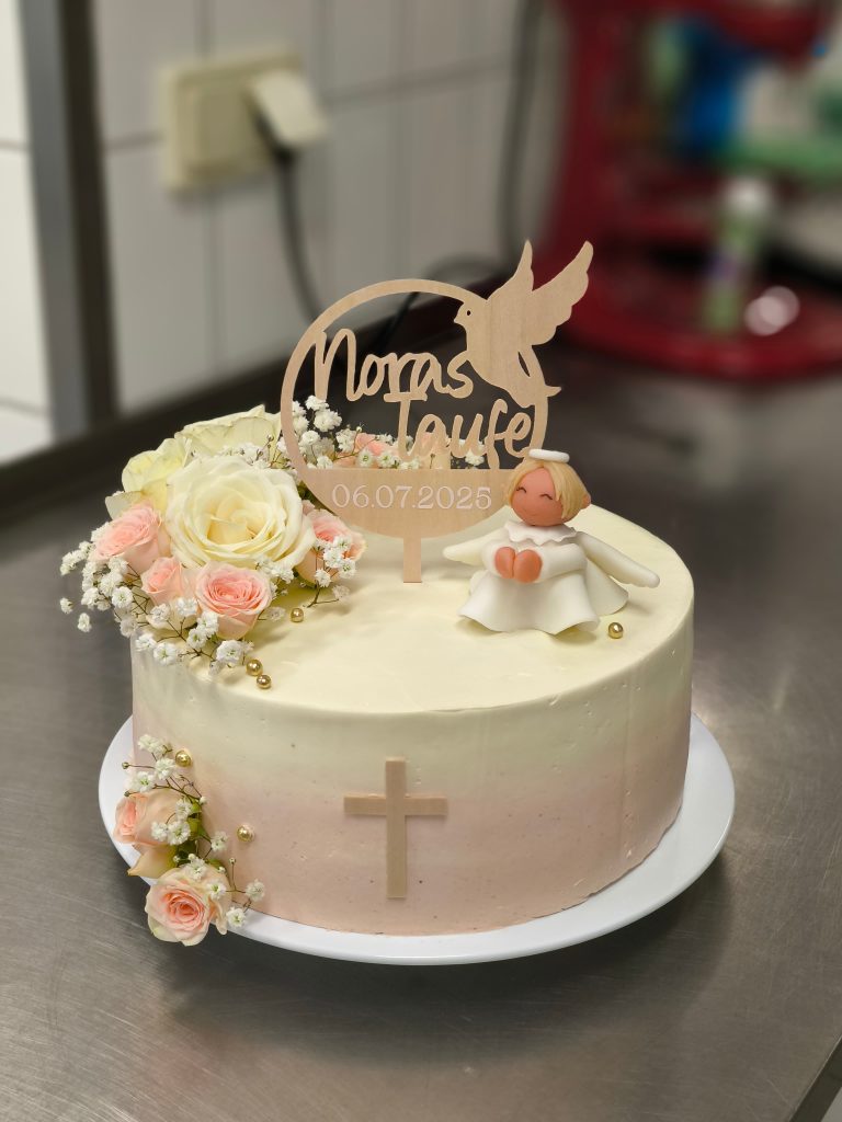 Tauftorte Blüten, Beeren, Engel, rosa